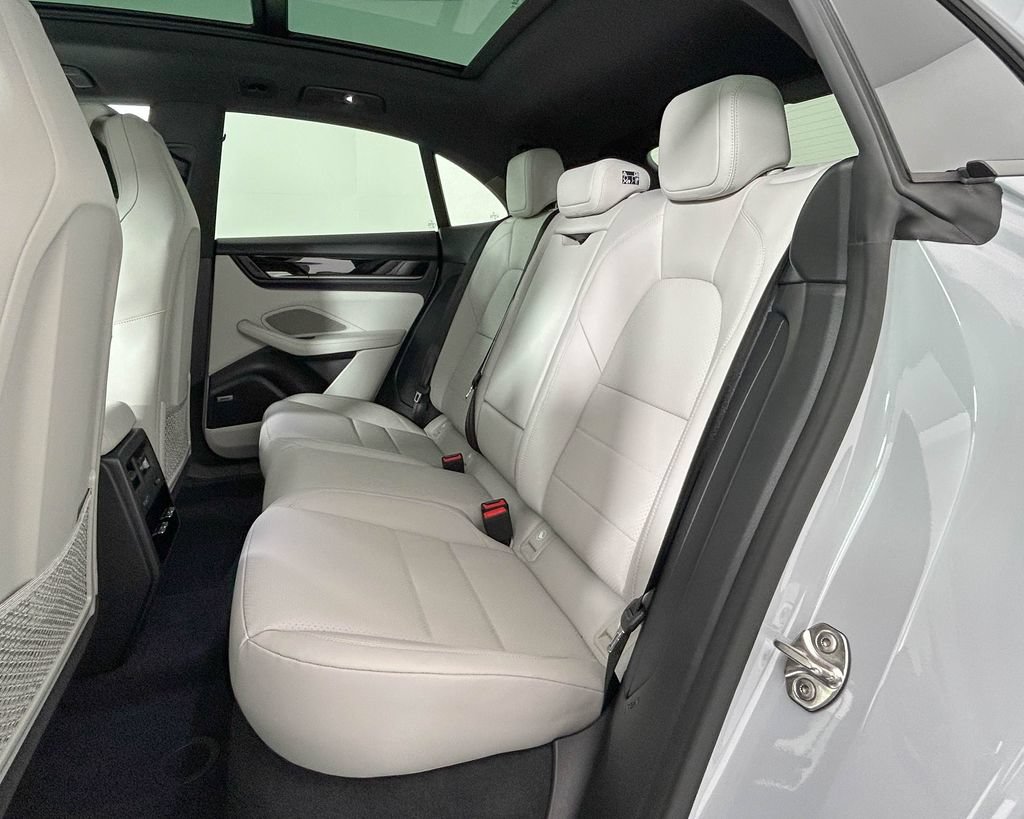 New 2026 Porsche Macan 4 Electric AWD/4WD image 27