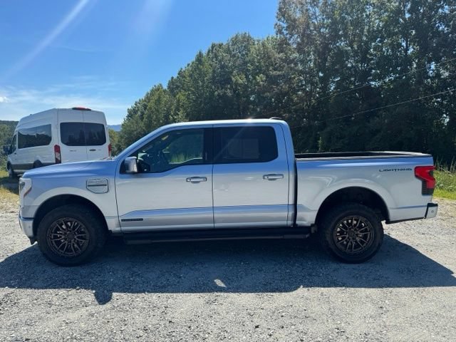 Used 2022 Ford F150 Lightning Lariat AWD/4WD image 4