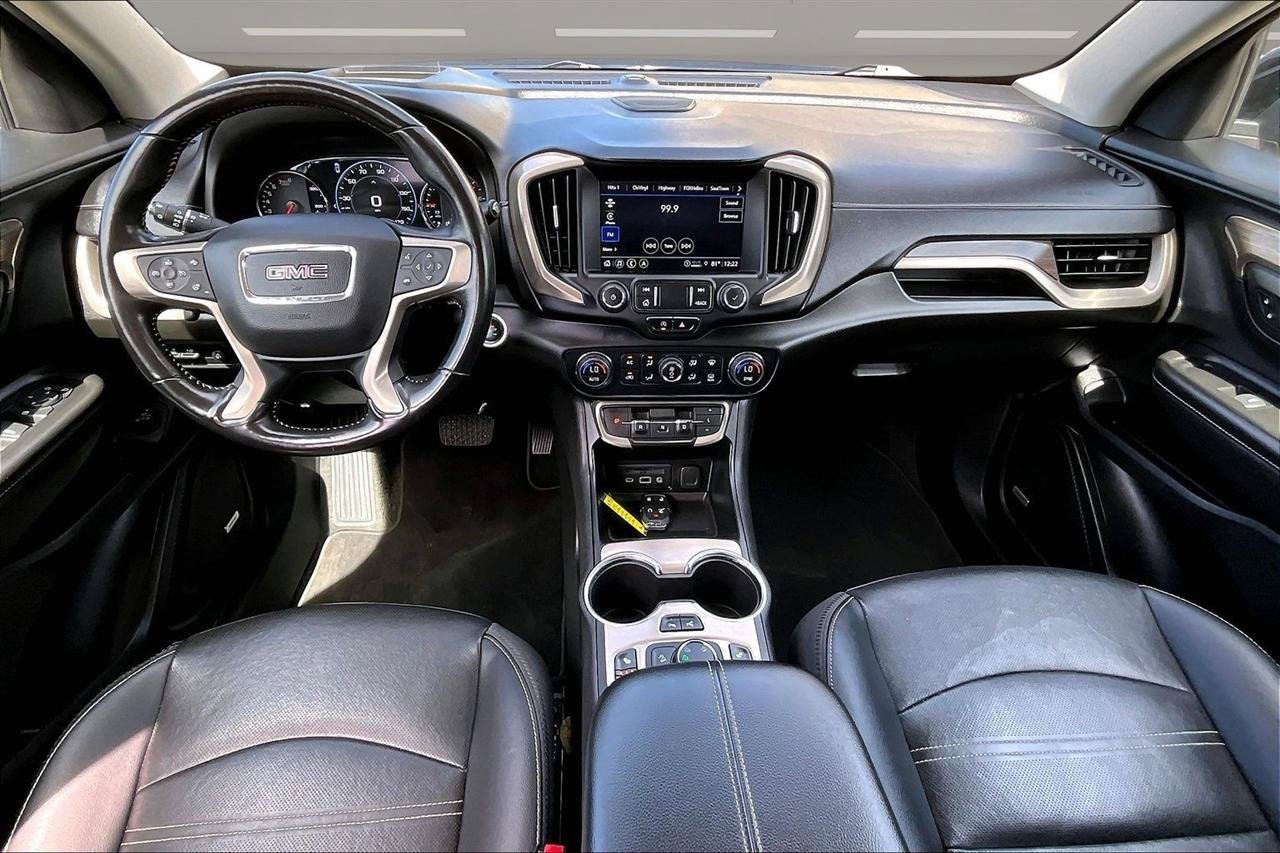 Used 2022 GMC Terrain Denali w/ Denali Premium Package AWD/4WD image 7
