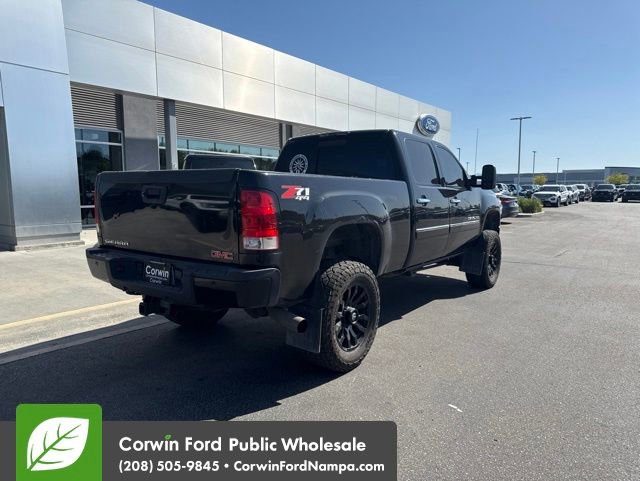 Used 2011 GMC Sierra 2500 Denali w/ Suspension Package, Off-Road AWD/4WD image 6