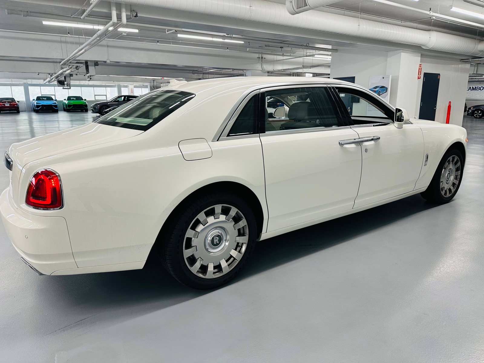 Used 2014 Rolls-Royce Ghost Extended Wheelbase RWD image 4