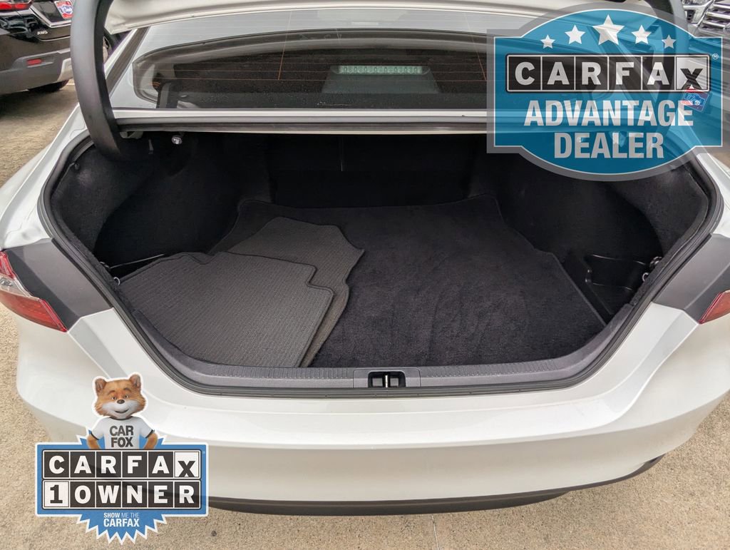 Used 2024 Toyota Camry XLE FWD image 19