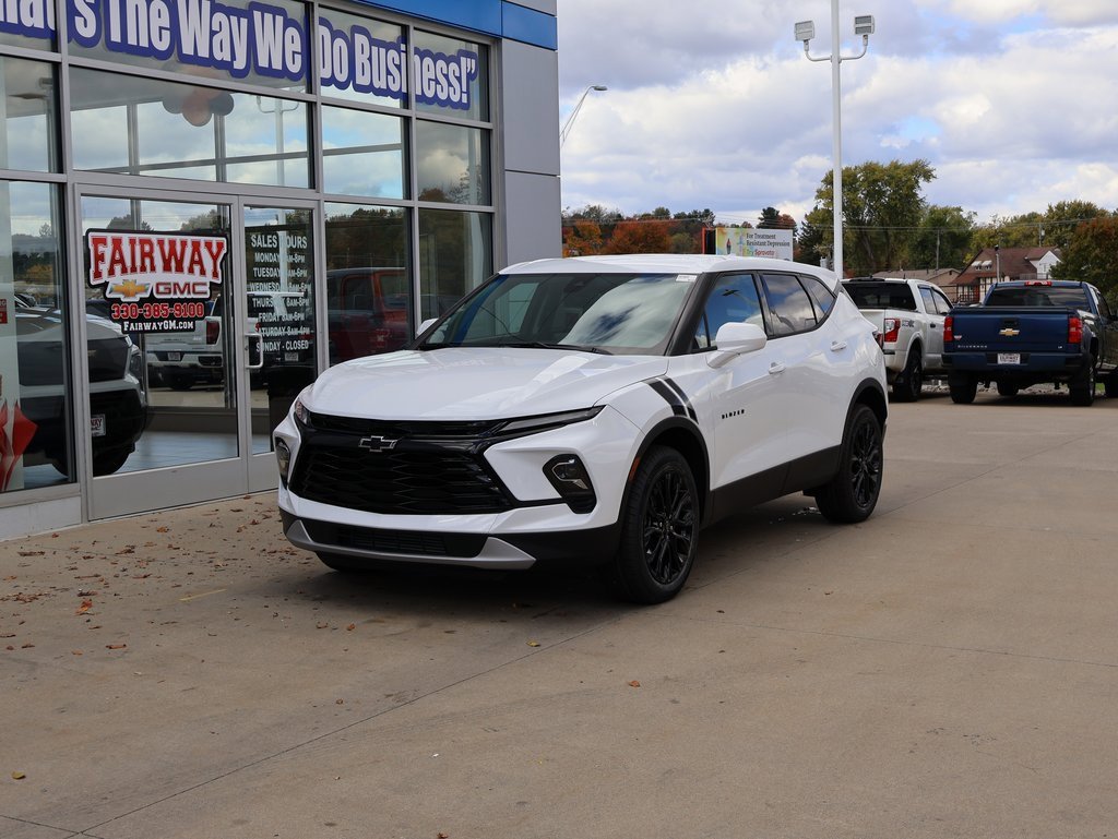 New 2025 Chevrolet Blazer LT w/ LPO, Black Sport Package image 6