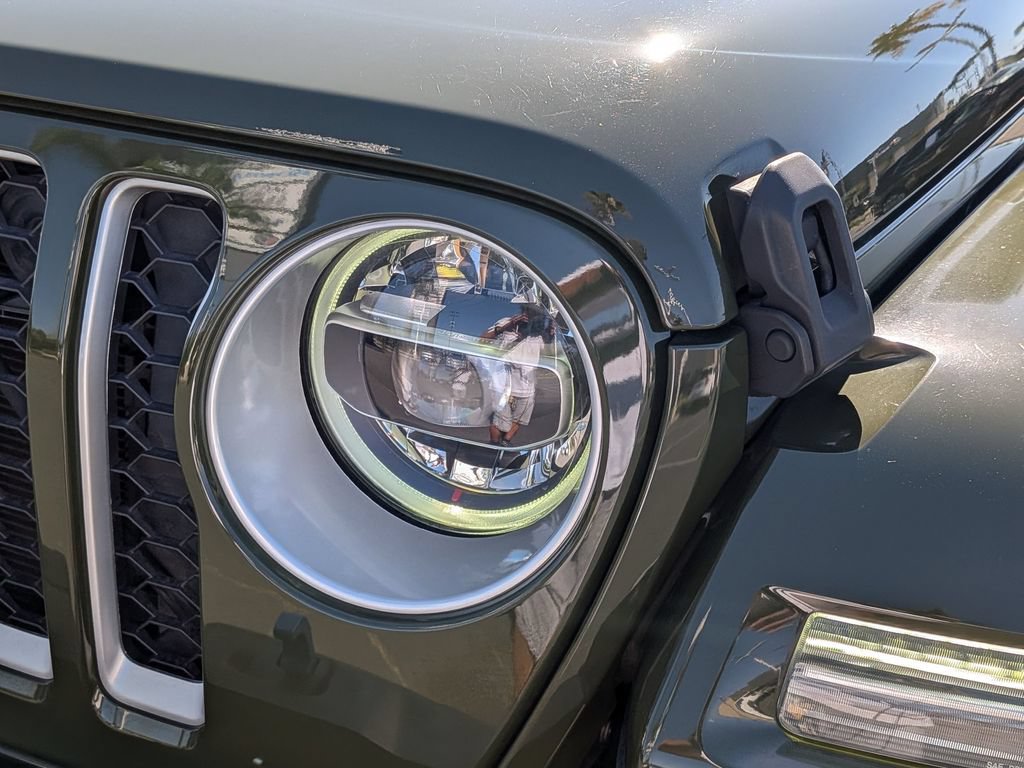 Used 2022 Jeep Wrangler Unlimited Sahara AWD/4WD image 9