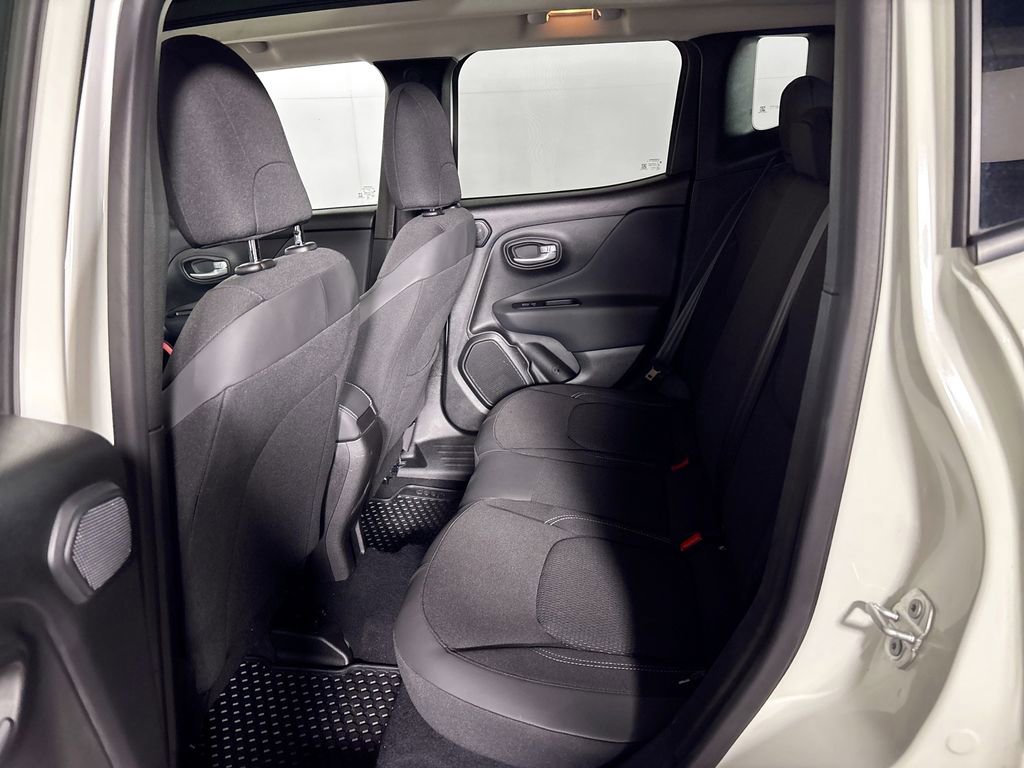 Certified 2023 Jeep Renegade Latitude w/ Sun/Sound Group AWD/4WD image 22