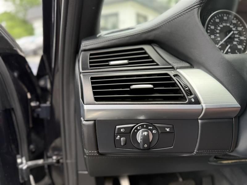 Used 2012 BMW X5 xDrive35i image 11