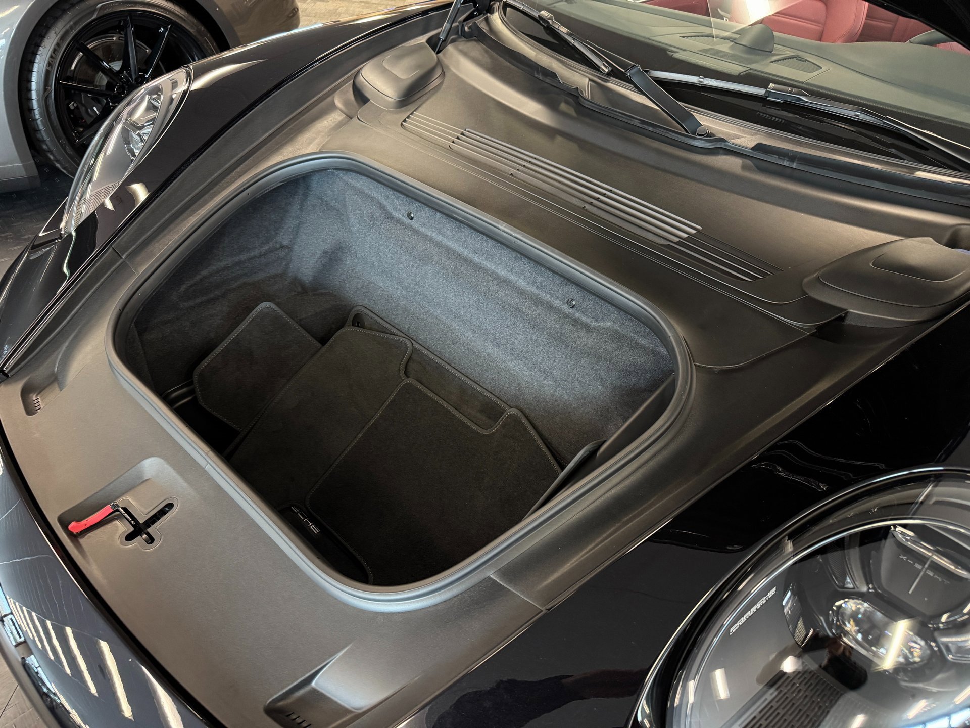 Used 2024 Porsche 911 Turbo image 84