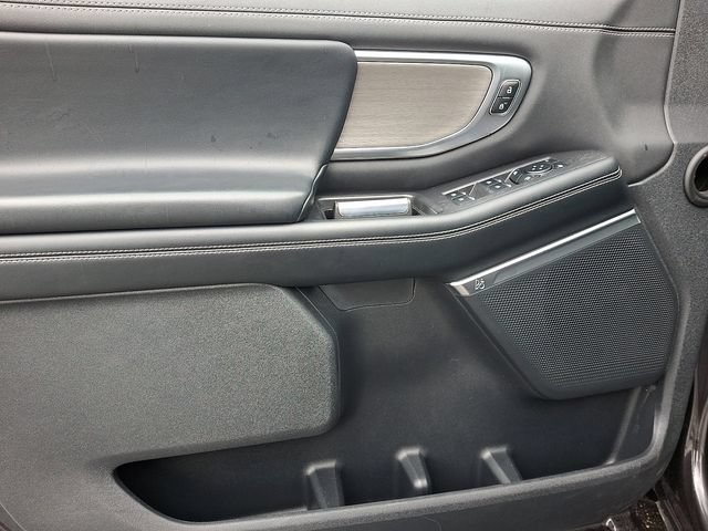 Used 2025 Ford Expedition Platinum AWD/4WD image 12