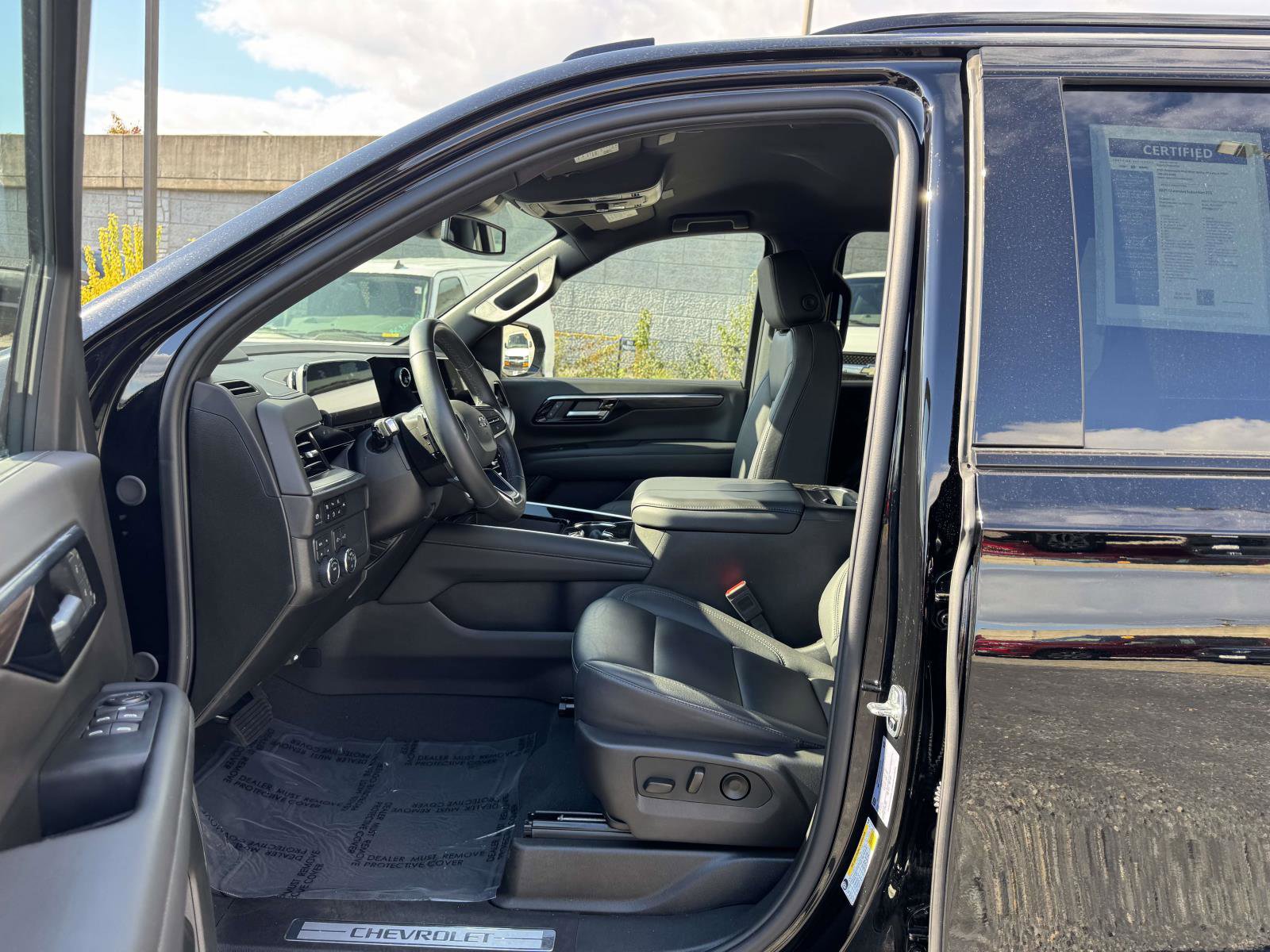 Certified 2025 Chevrolet Suburban Z71 image 27