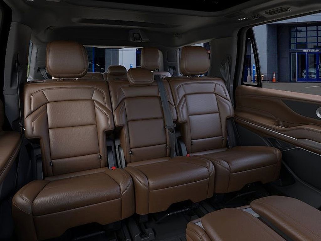 New 2025 Lincoln Navigator Reserve image 11