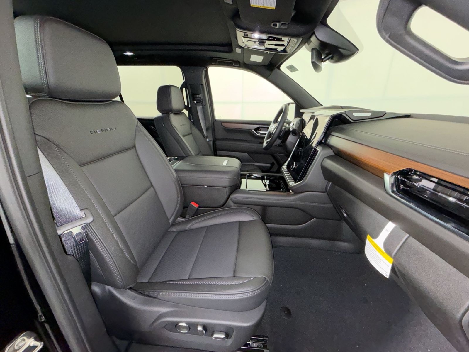 New 2026 GMC Yukon XL Denali w/ Sun & Power Step Package AWD/4WD image 28