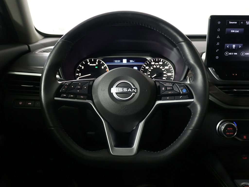 Used 2024 Nissan Altima 2.5 SL FWD image 38
