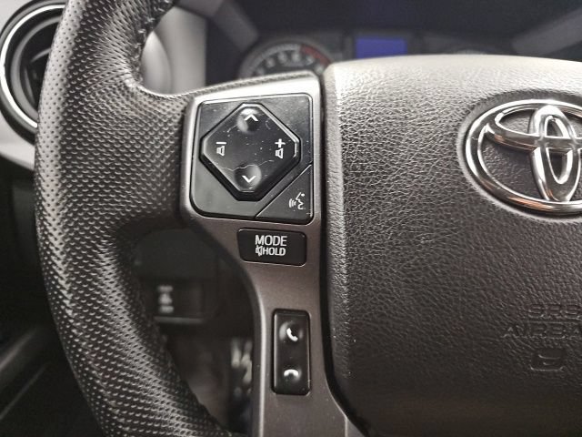 Used 2020 Toyota Tacoma TRD Off-Road w/ Technology Package AWD/4WD image 18