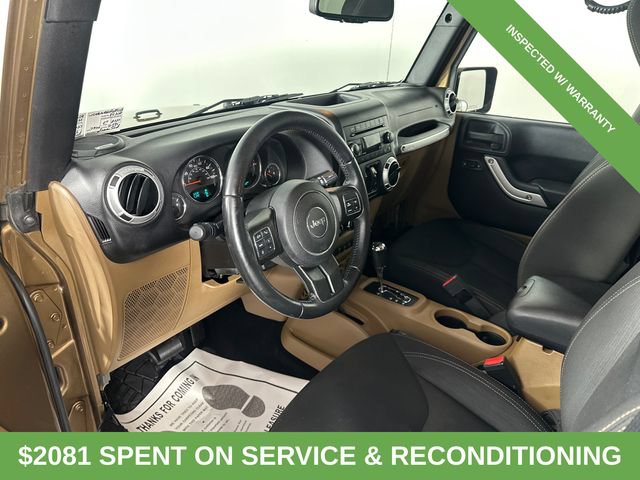 Used 2015 Jeep Wrangler Unlimited Sahara w/ Connectivity Group AWD/4WD image 19