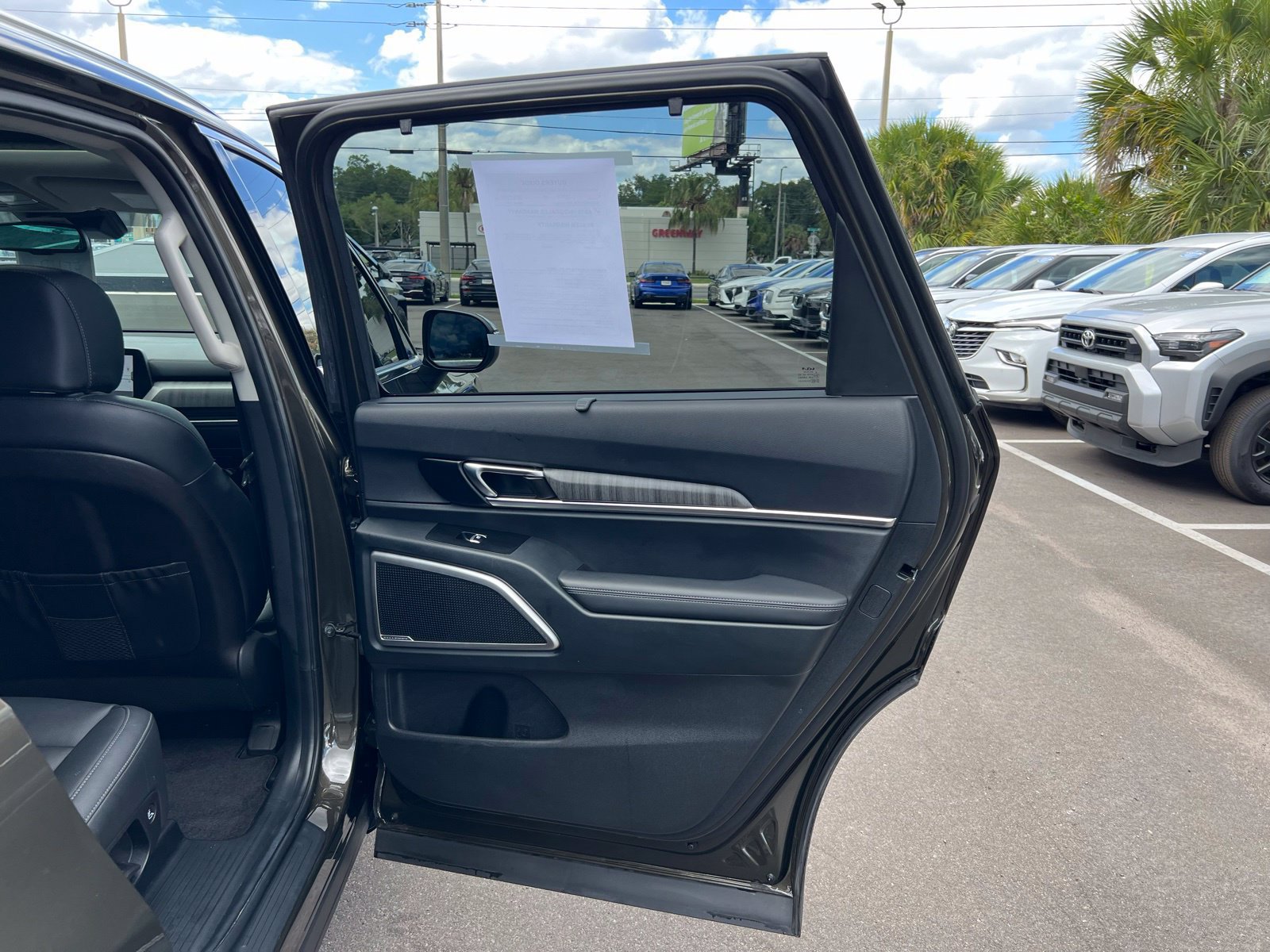 Used 2025 Kia Telluride EX w/ EX Captain's Chair Package FWD image 55