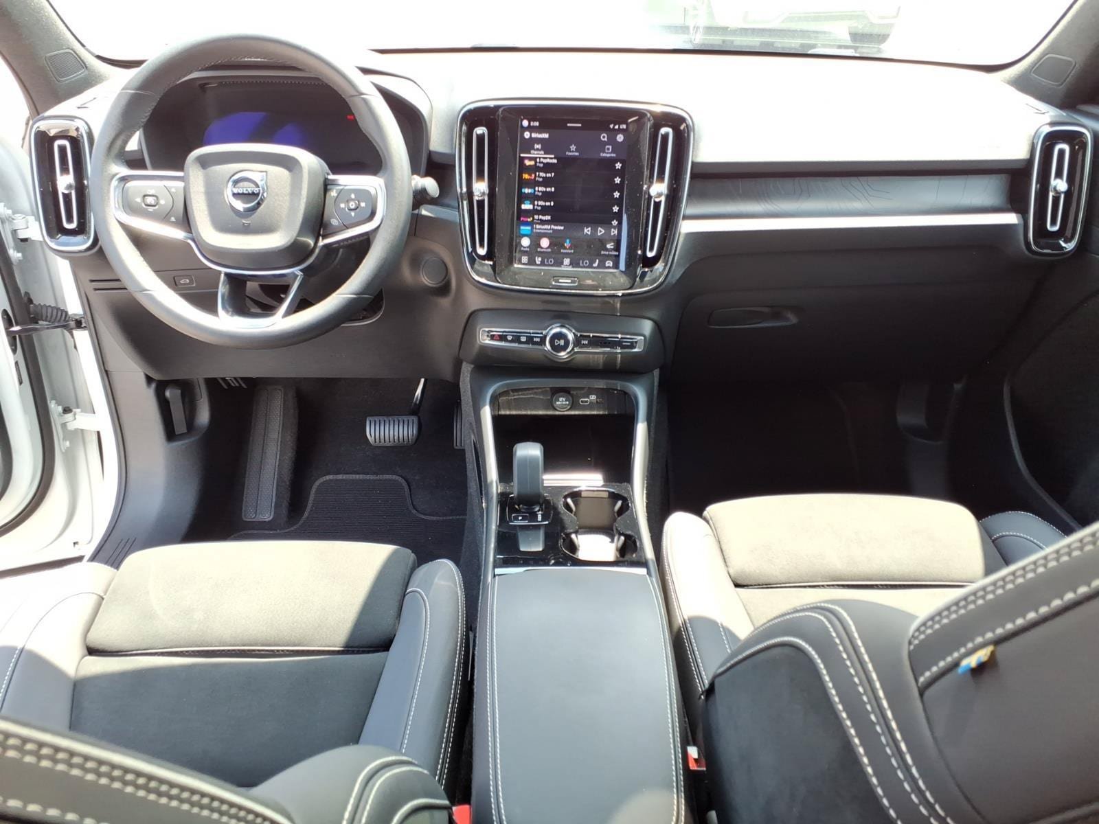 Certified 2023 Volvo C40 P8 Recharge Ultimate AWD/4WD image 7