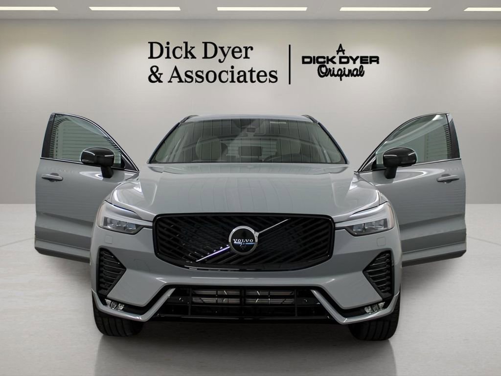 New 2026 Volvo XC60 B5 Ultra w/ Protection Package Premier AWD/4WD image 7