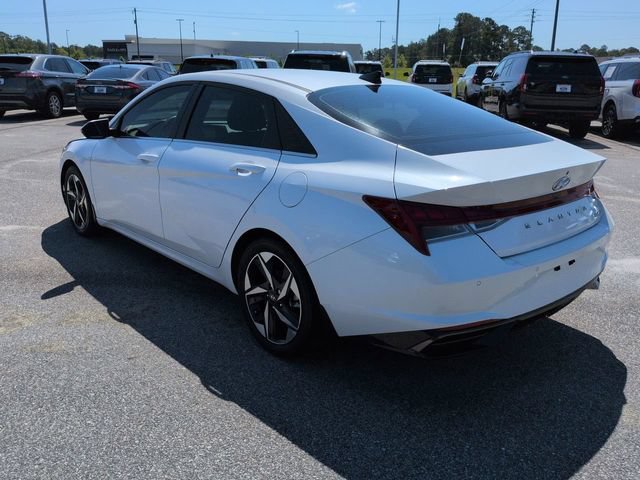 Used 2022 Hyundai Elantra Limited w/ Preferred Accessory Package FWD image 6