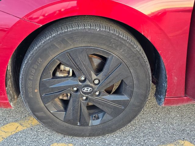 Used 2023 Hyundai Elantra SEL image 15