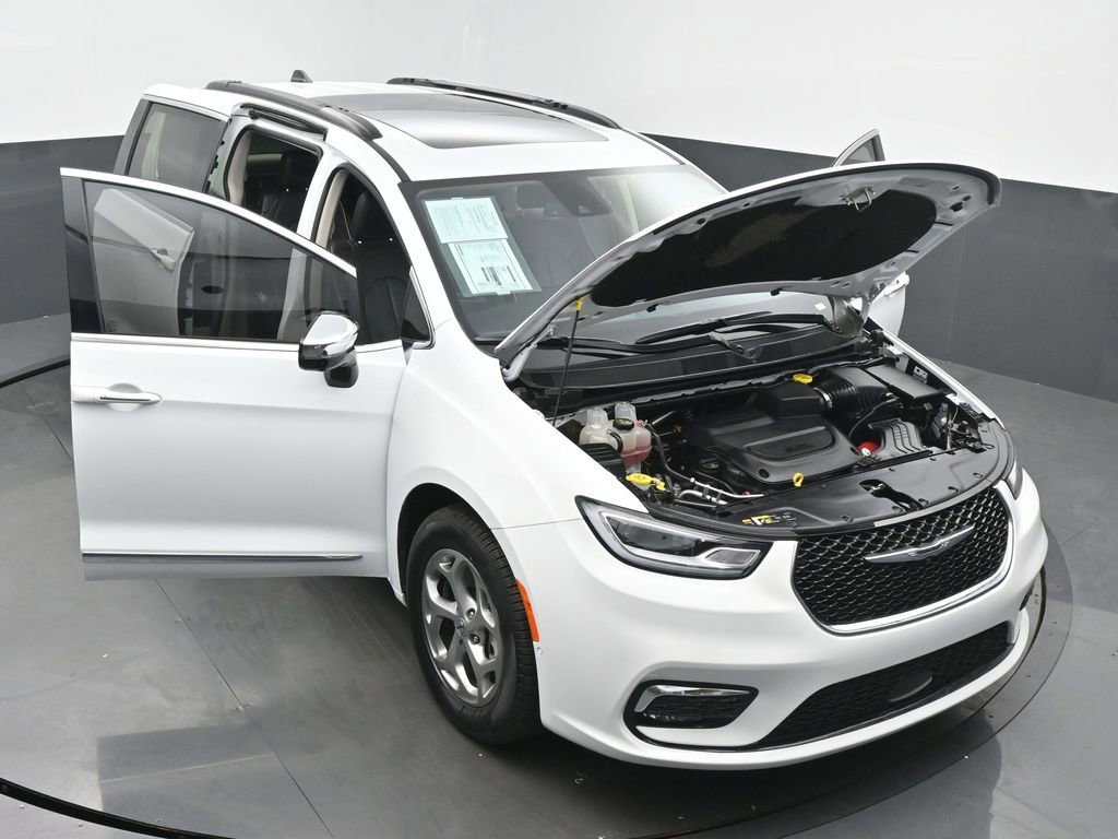 Used 2023 Chrysler Pacifica Limited AWD/4WD image 64