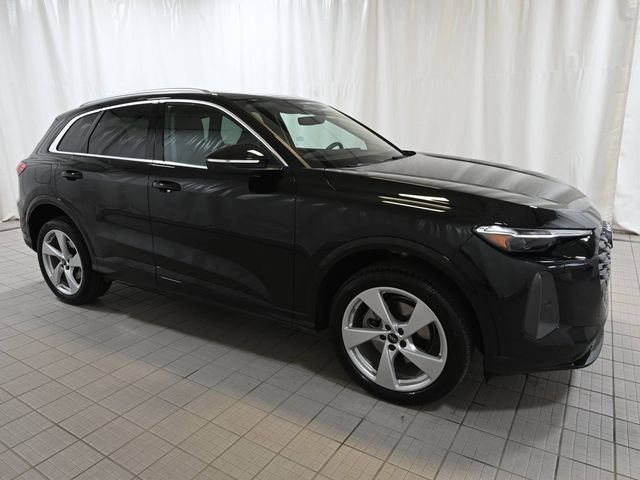Used 2025 Audi Q5 Premium Plus w/ Premium Plus AWD/4WD image 14