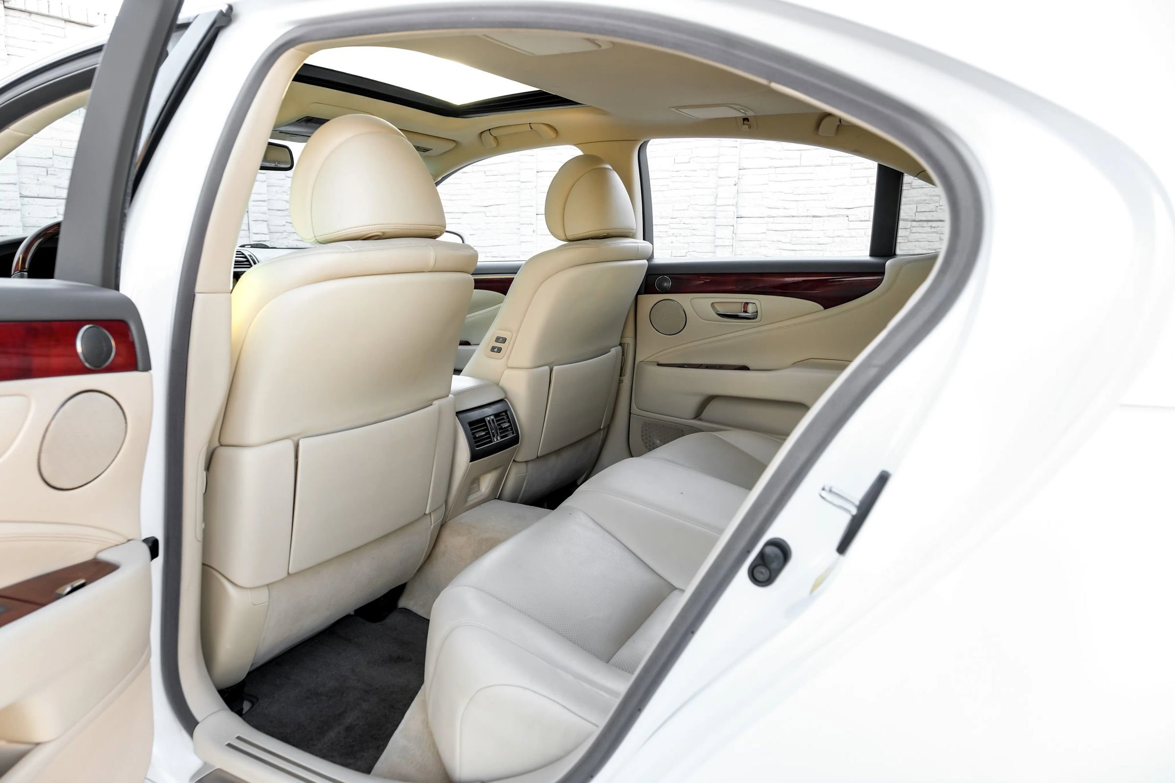 Used 2012 Lexus LS 460 image 37