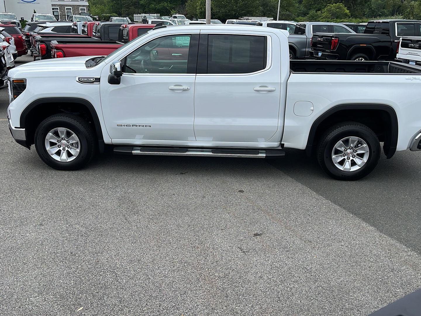 New 2025 GMC Sierra 1500 SLE w/ Preferred Package image 4