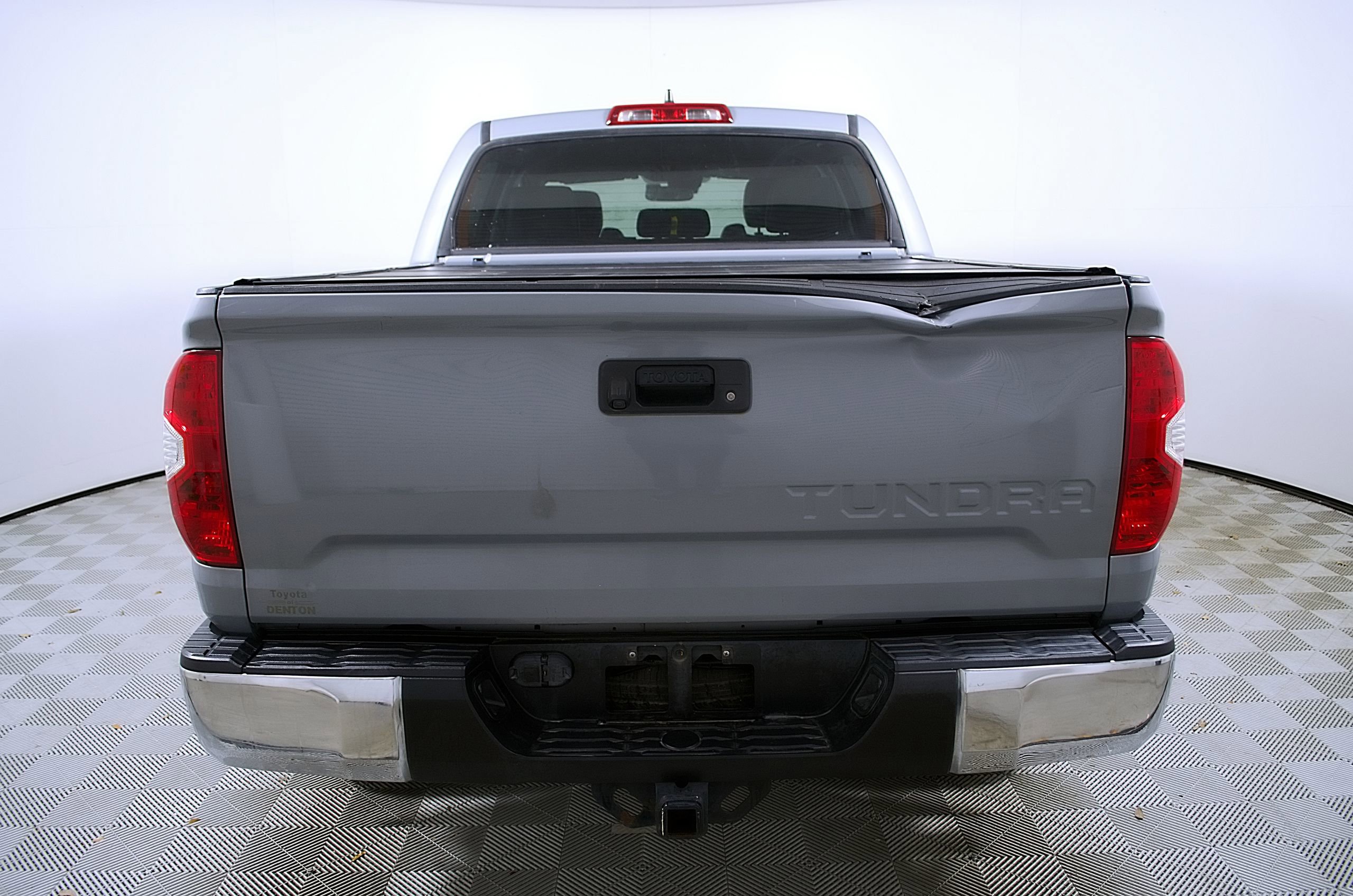 Used 2020 Toyota Tundra SR5 w/ SR5 Leather Package RWD image 9