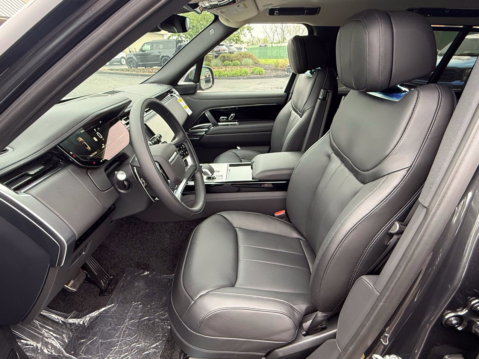 New 2026 Land Rover Range Rover Long Wheelbase SE AWD/4WD image 14