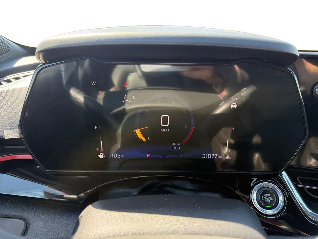 Certified 2025 Chevrolet Trax RS w/ Sunroof Package image 14