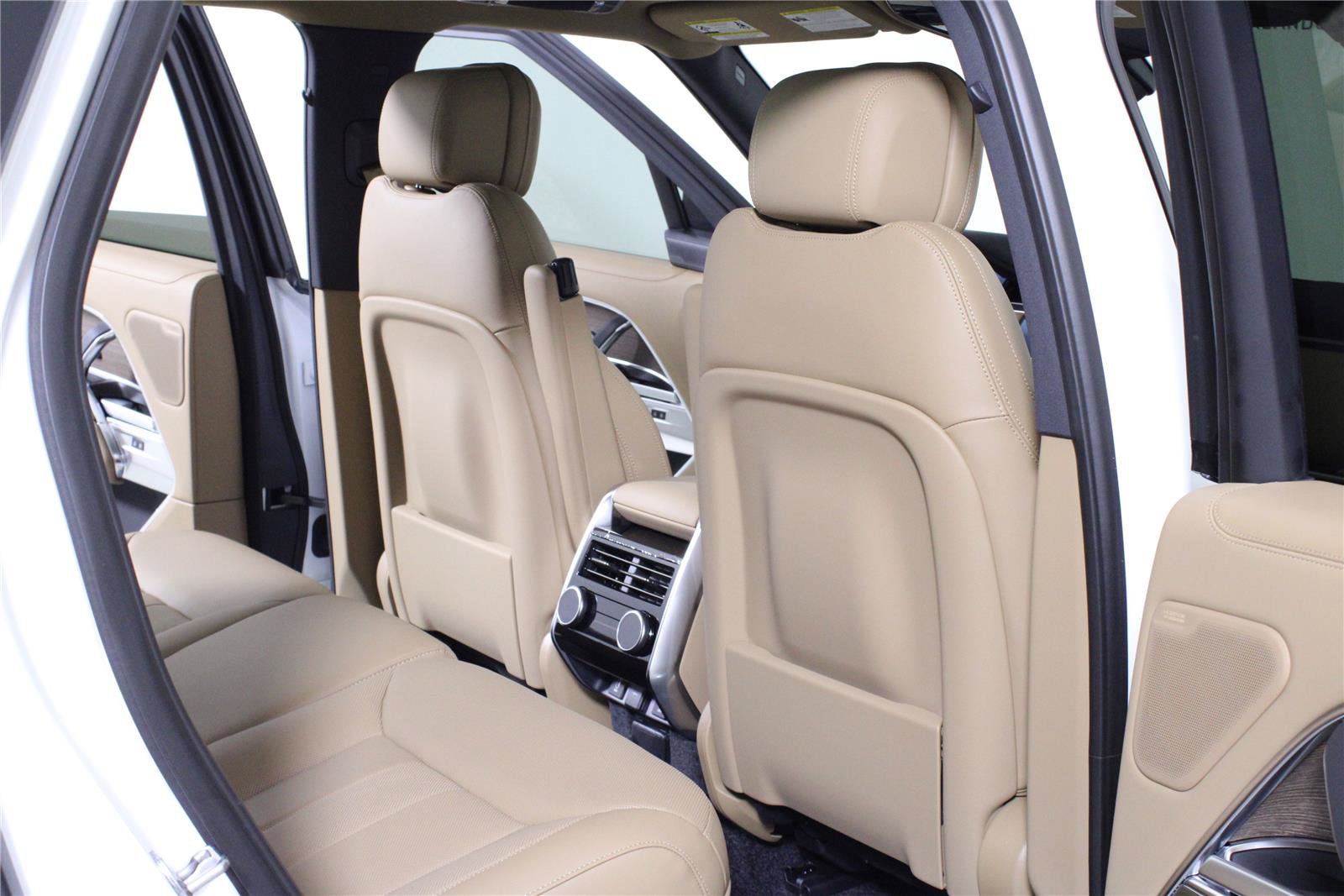 New 2026 Land Rover Range Rover SE AWD/4WD image 11