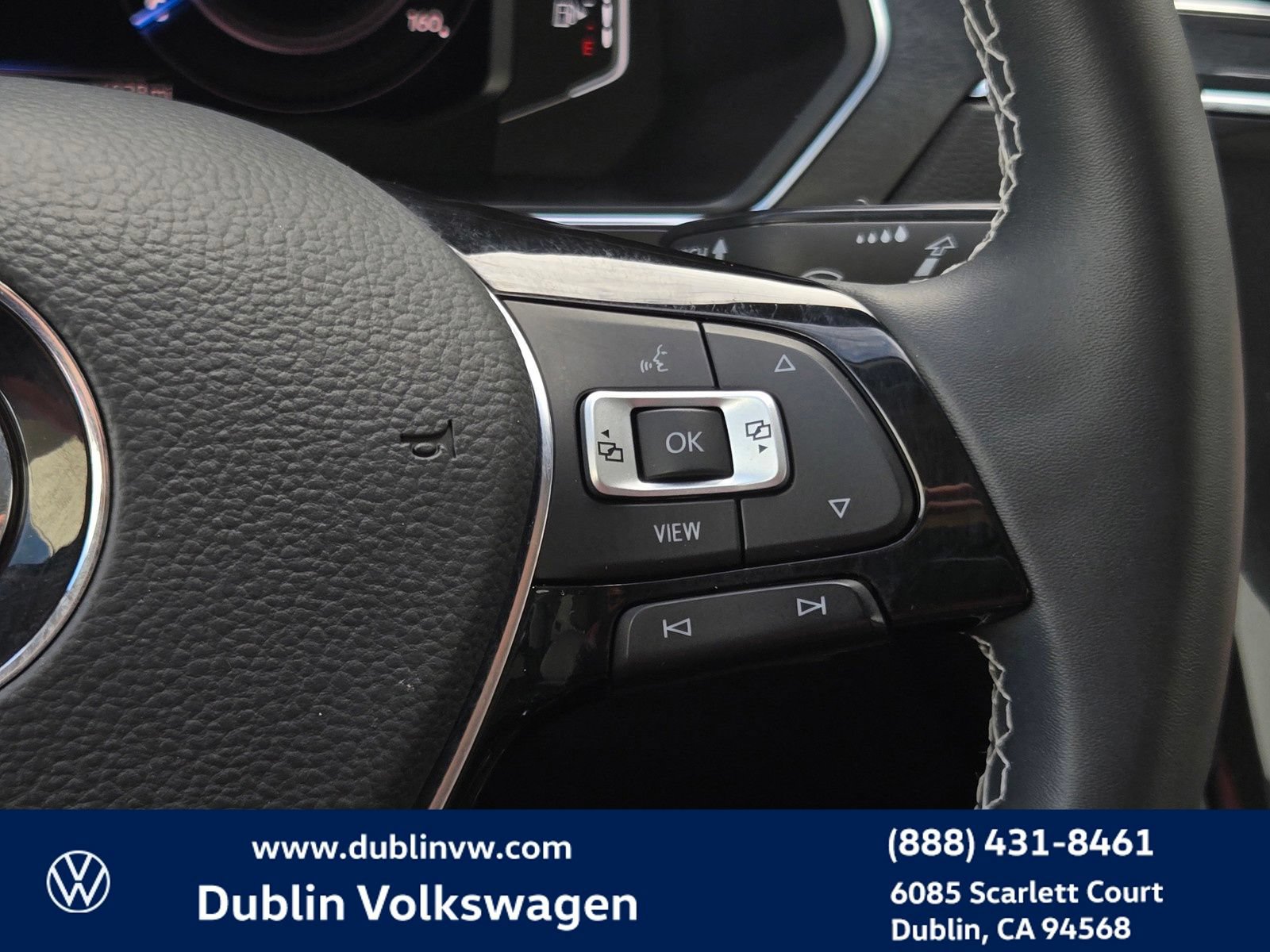 Used 2021 Volkswagen Tiguan SEL AWD/4WD image 22
