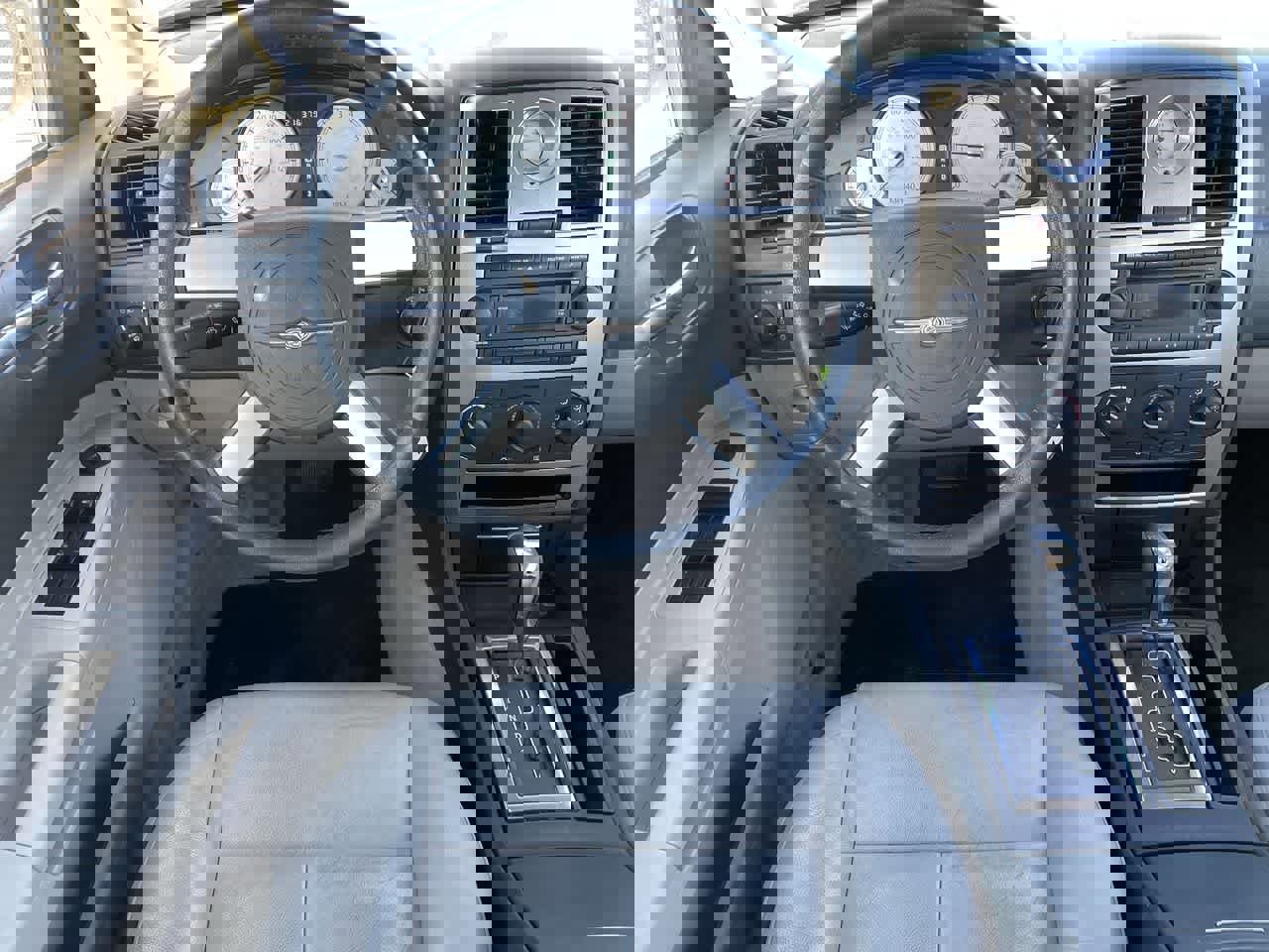 Used 2005 Chrysler 300 Touring image 11