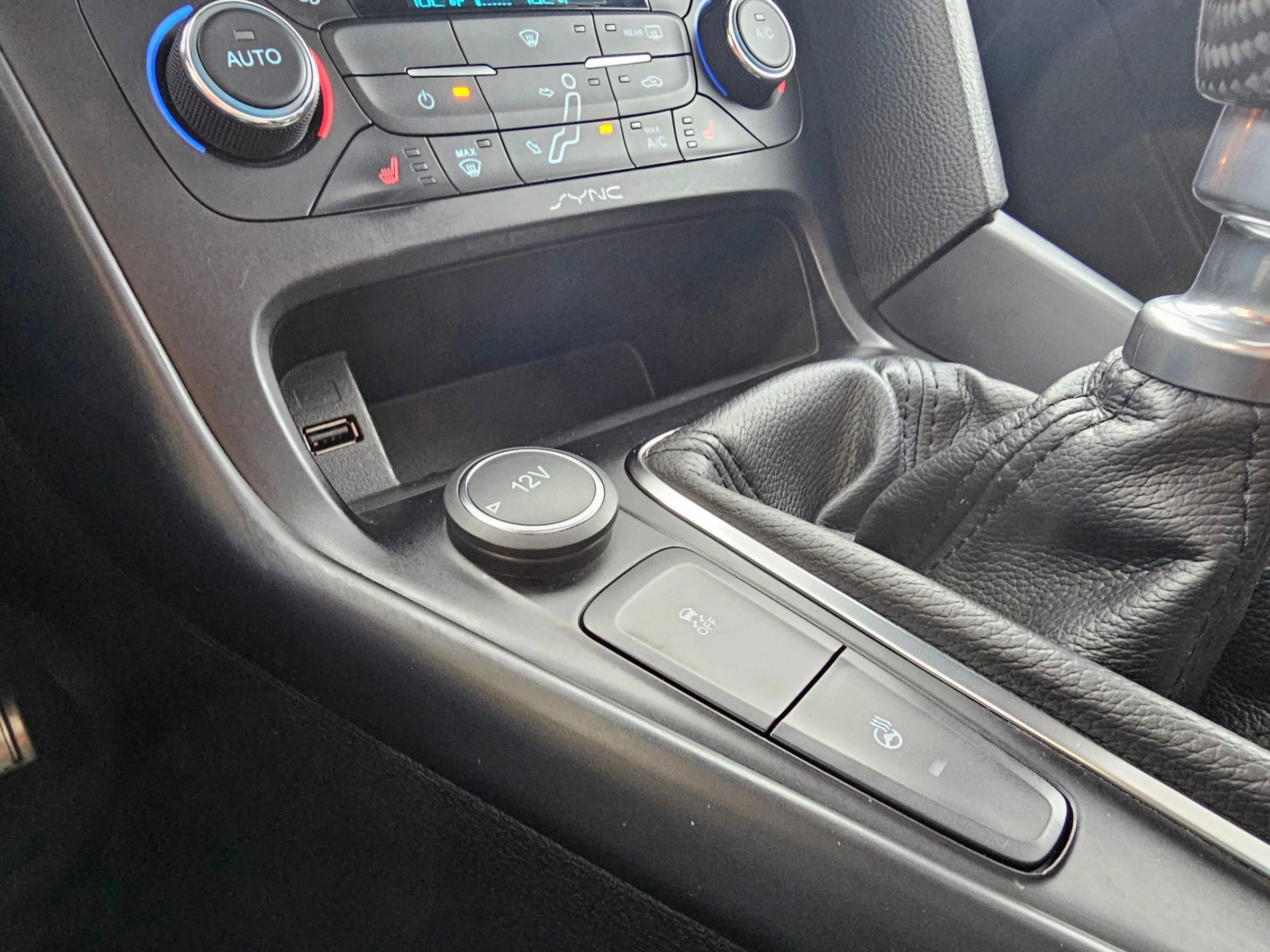 Used 2017 Ford Focus ST image 33