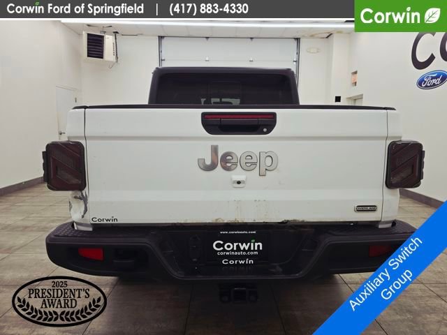Used 2023 Jeep Gladiator Overland w/ Cold Weather Group image 4