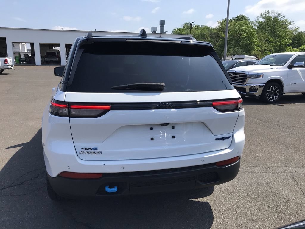 Used 2023 Jeep Grand Cherokee Trailhawk AWD/4WD image 4
