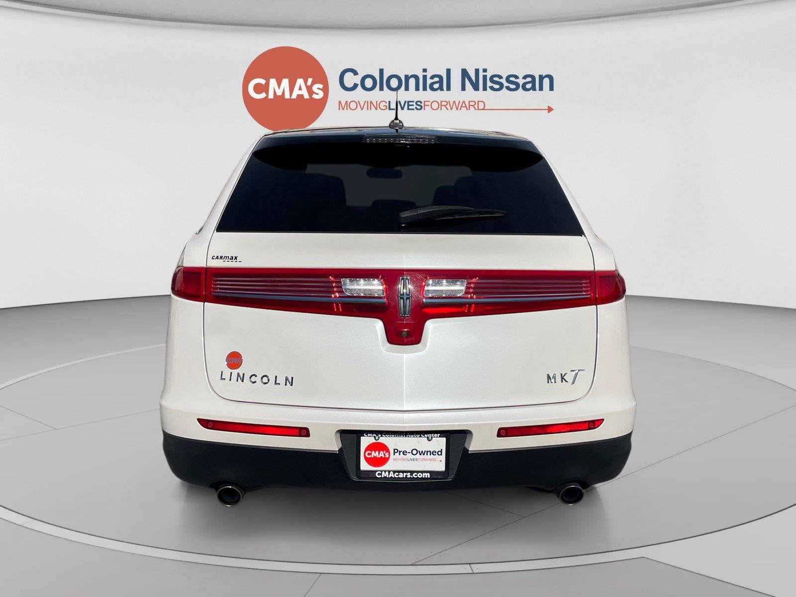 Used 2018 Lincoln MKT AWD image 4