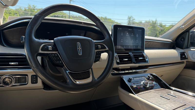 Used 2021 Lincoln Navigator Reserve w/ Luxury Package AWD/4WD image 26