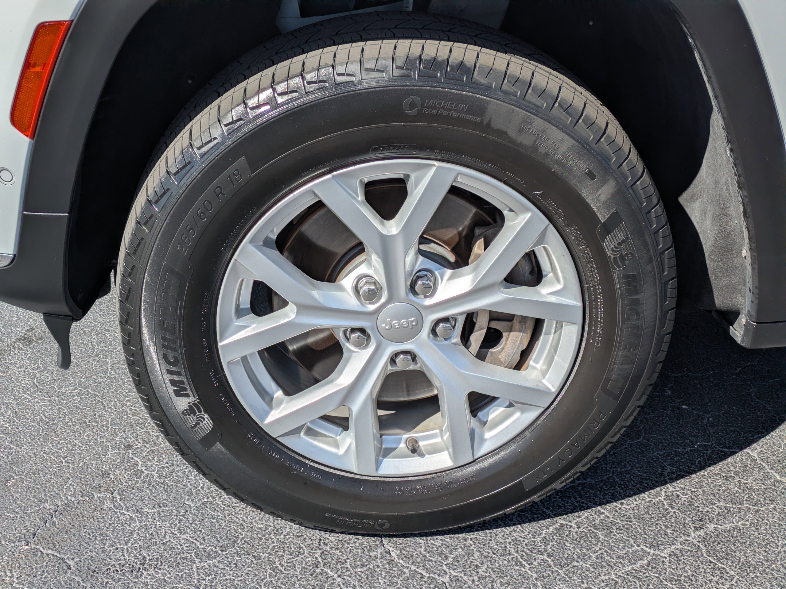 Used 2023 Jeep Grand Cherokee L Limited w/ Luxury Tech Group II image 9