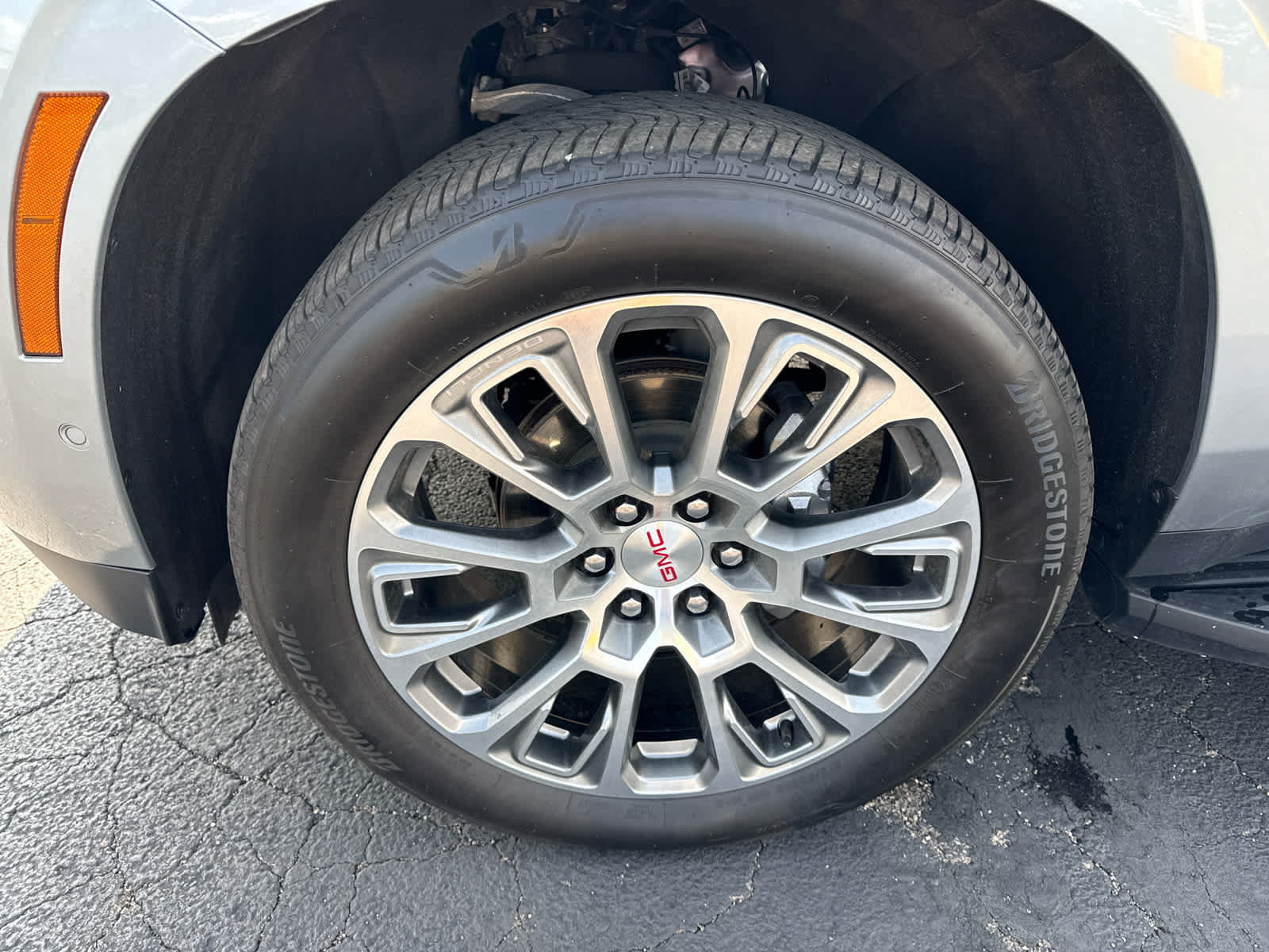 Certified 2025 GMC Yukon Denali AWD/4WD image 9