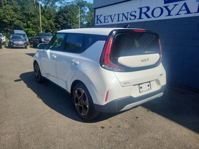 Used 2023 Kia Soul EX FWD image 7