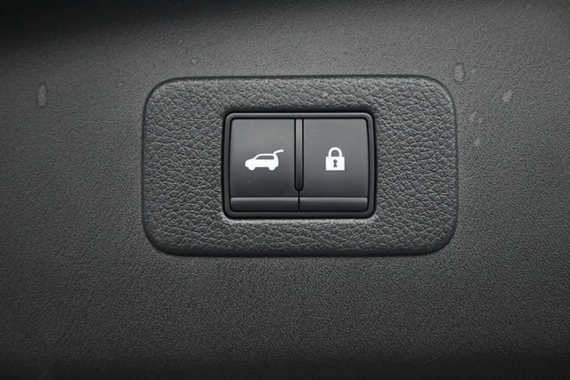 Used 2023 Nissan Armada Platinum w/ Captain's Chairs Package RWD image 14