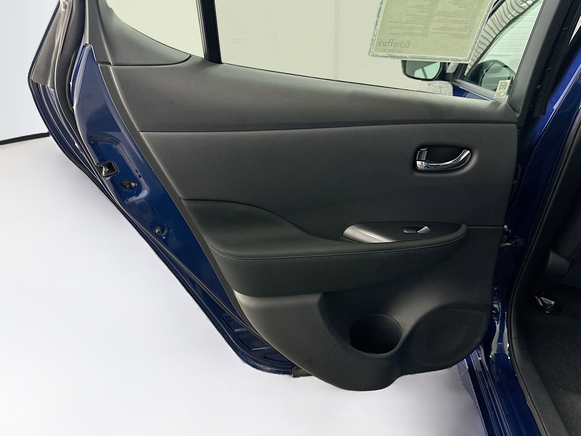 Used 2025 Nissan Leaf S image 26