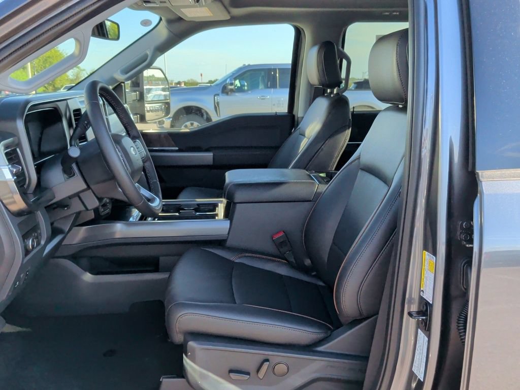 New 2027 Ford F250 Lariat w/ Black Appearance Package AWD/4WD image 13