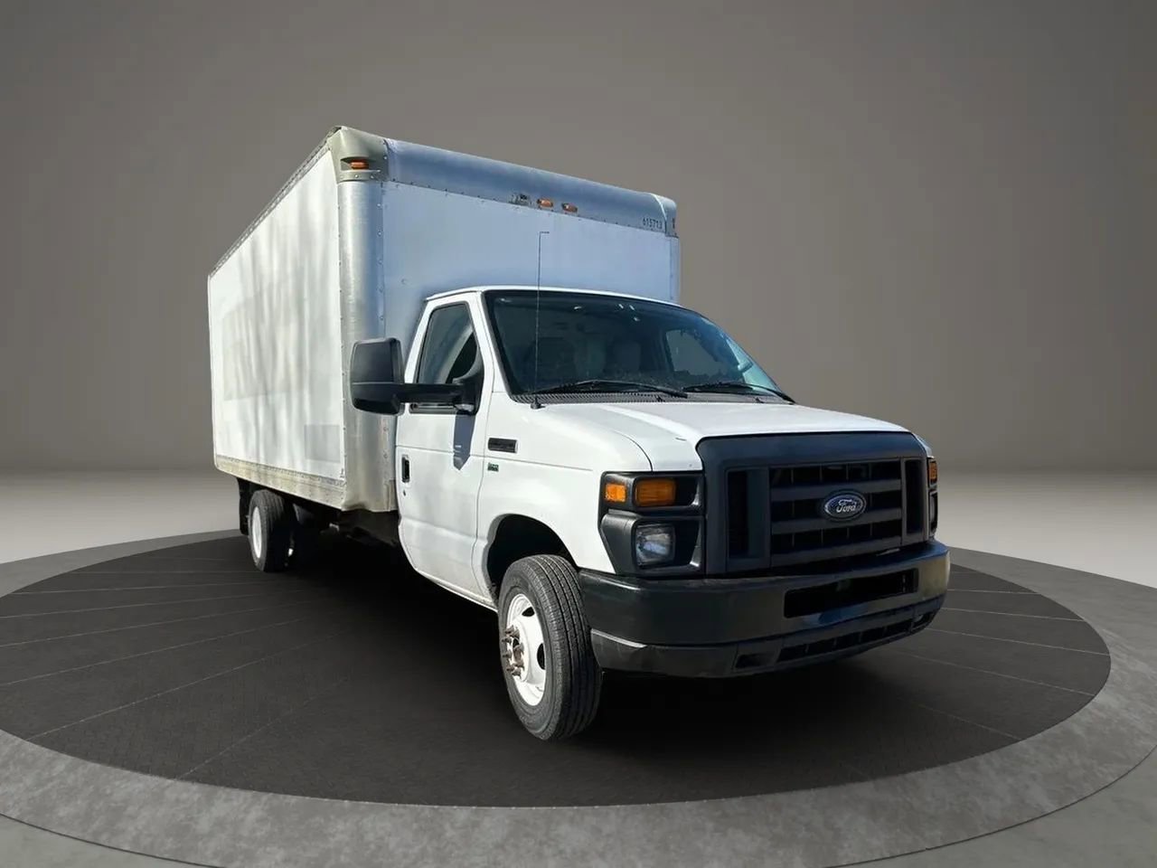 Used 2016 Ford E-350 and Econoline 350 Super Duty image 3