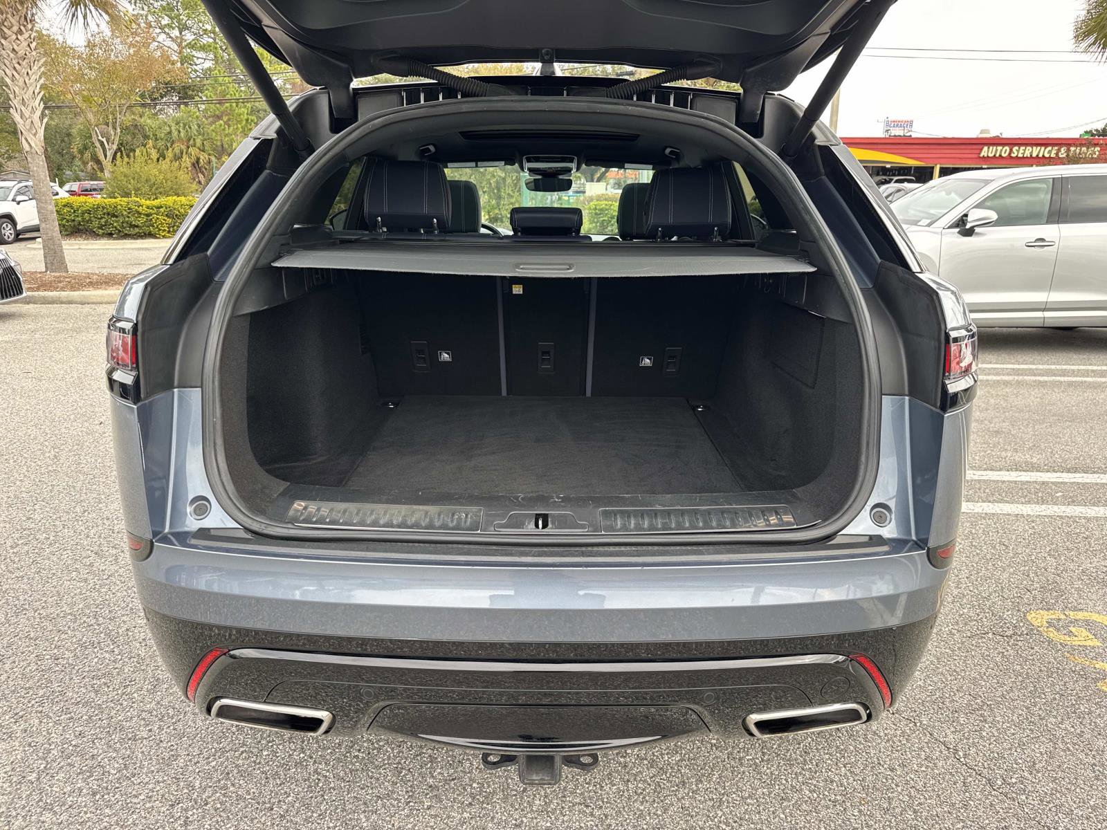 Used 2020 Land Rover Range Rover Velar R-Dynamic S image 11