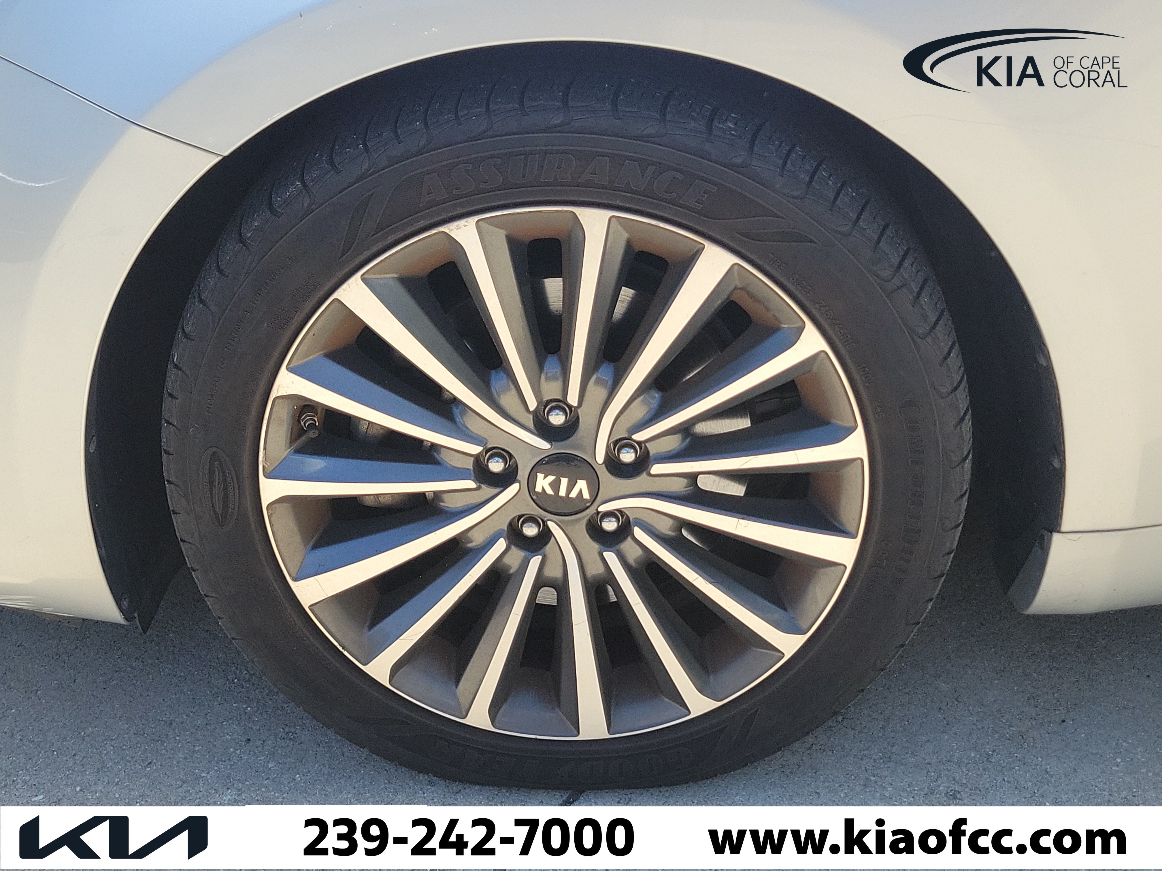 Used 2017 Kia Cadenza Technology FWD image 9