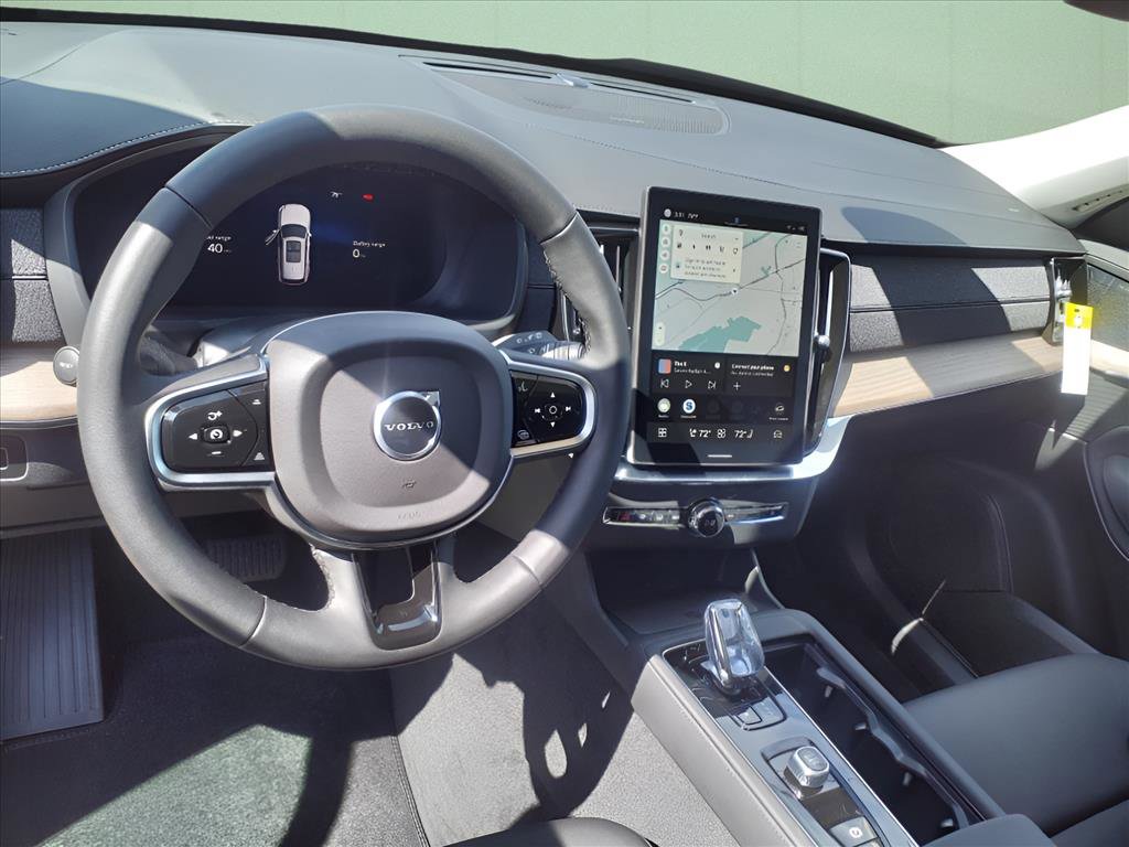 Used 2025 Volvo XC90 T8 Plus w/ Protection Package Premier image 11