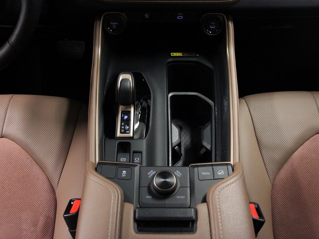 Used 2024 Toyota Grand Highlander AWD Hybrid image 16