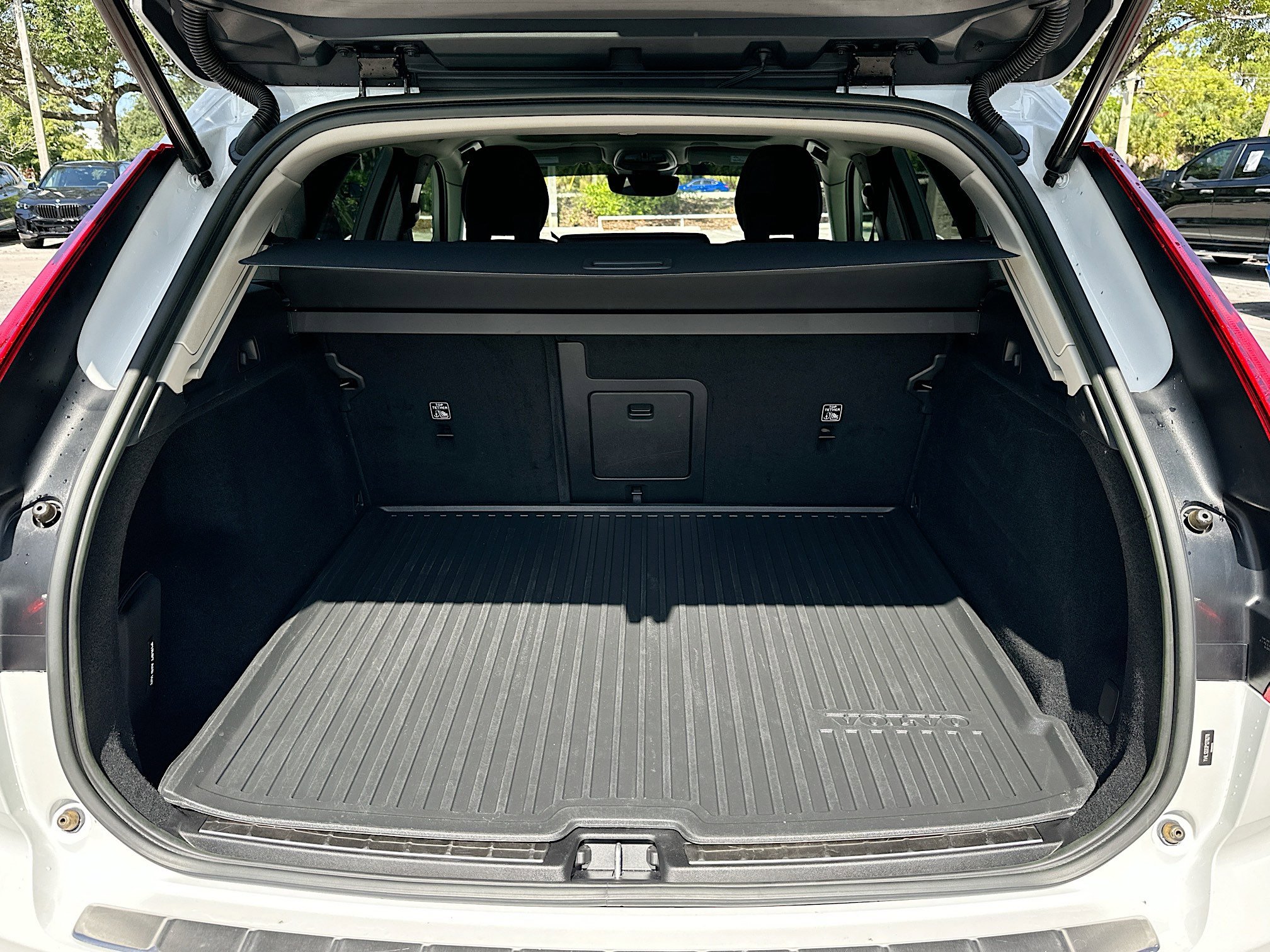 Used 2023 Volvo XC60 B5 Plus w/ Protection Package Premier image 27